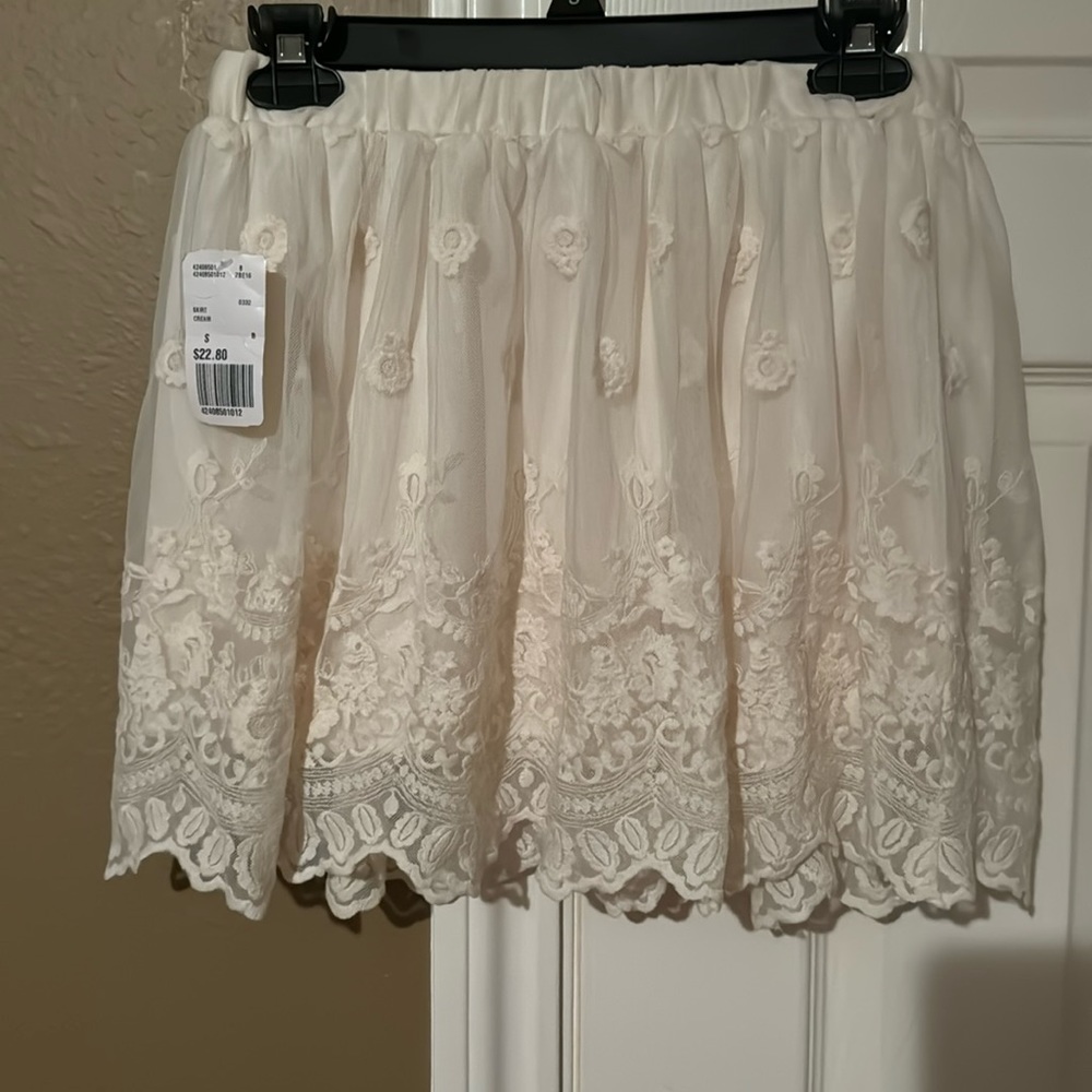Size S, Skirt. Tag. Not worn